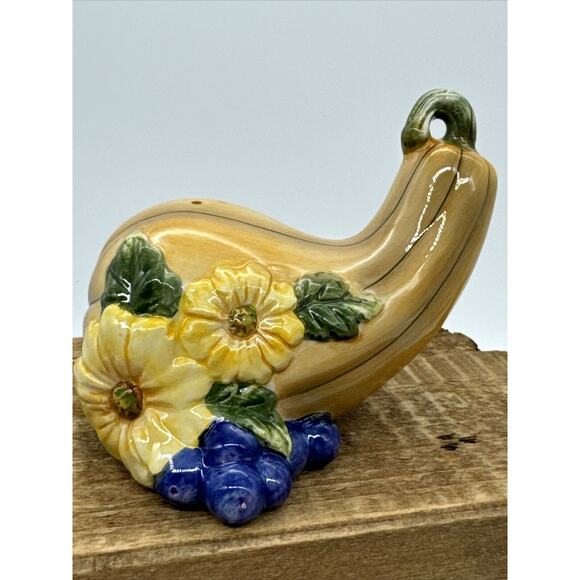 Vintage Gourd Pumpkin Salt & Pepper Shakers Thanksgiving Fall Table Decor  Spice - Picture 2 of 15